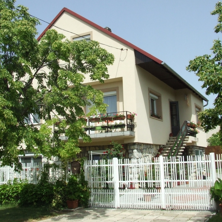 Szálláshelyek Szálláshelyek