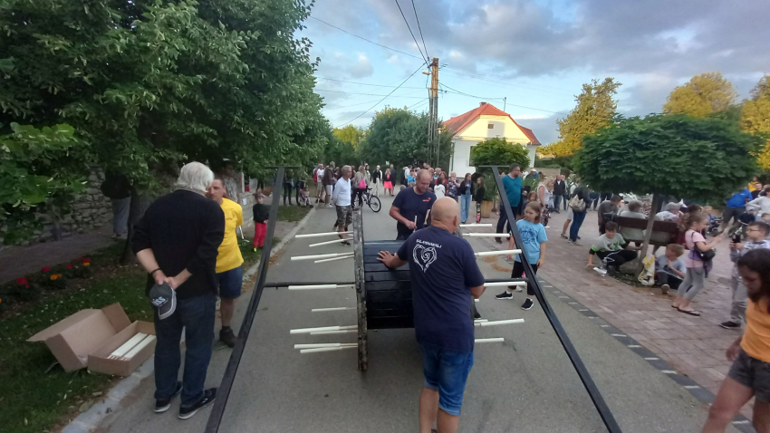 Tűzkerék - Főtér