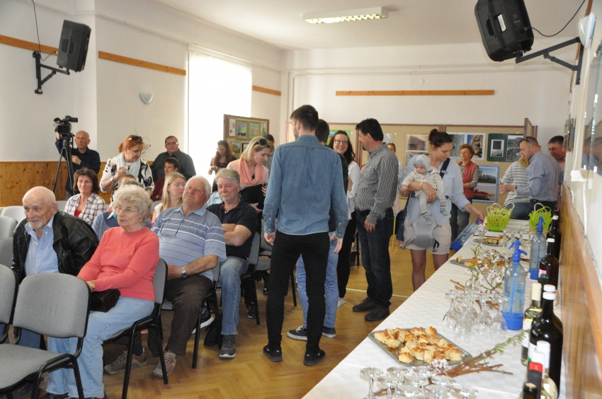 Akali bor napja mandulavirágzáskor 2017