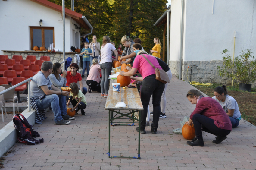 Tökös napi alkotók és alkotások