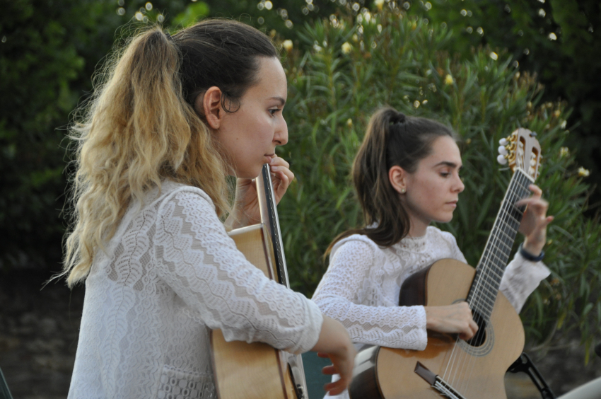 Hangulatos gitárkoncert a Főtéren