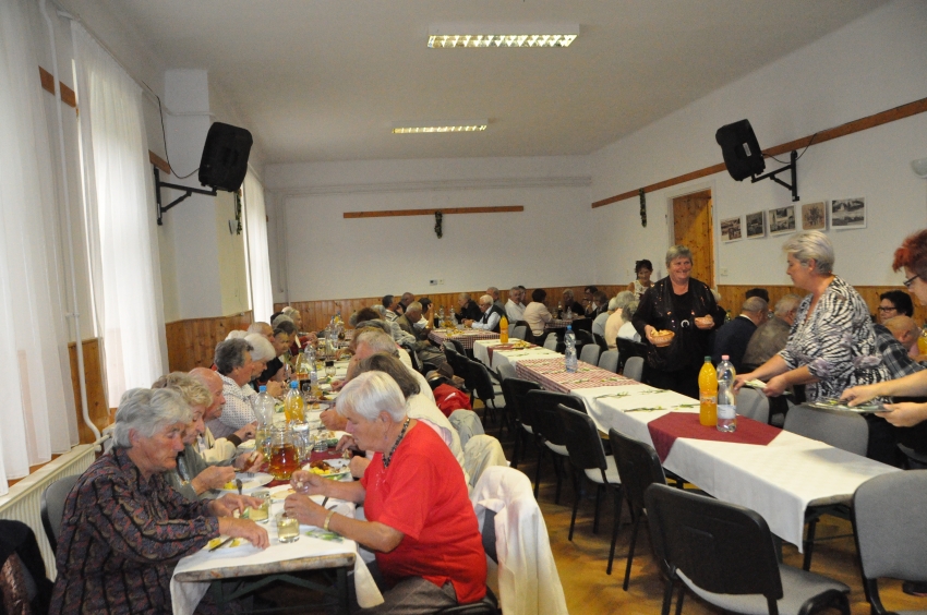 Idősek köszöntése