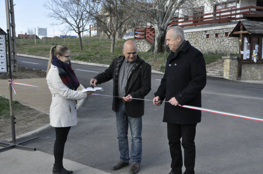 Képeken a Balaton utca és a Magtárház átadója, valamint második értéktár megbeszélésünk