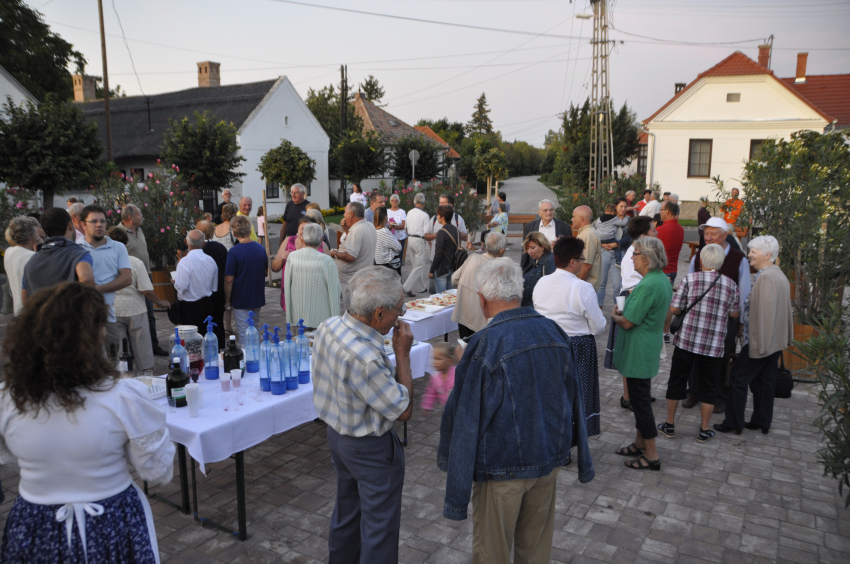 Képek az "Akaliak találkozójáról"