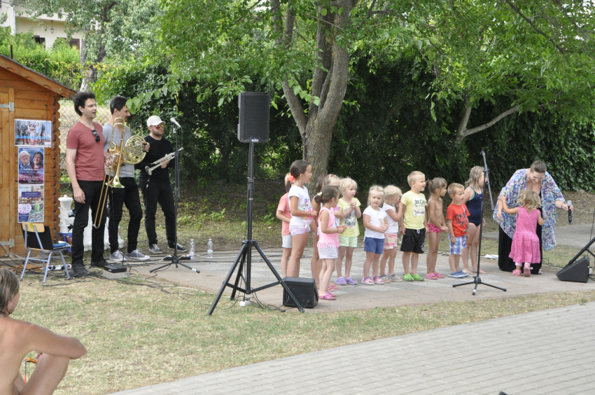 Hangszervarázs Mesekoncert a Fourtissimoval