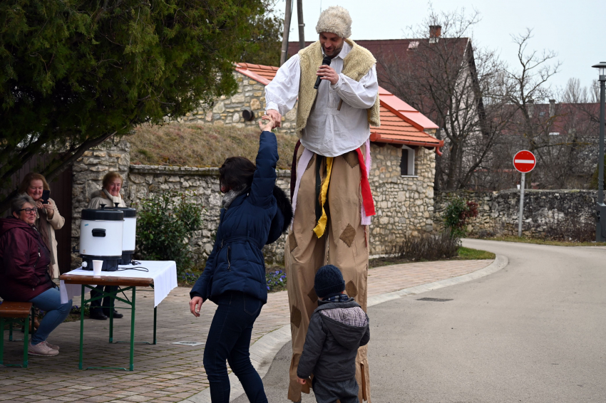 Fergetegesen fantasztikus februári farsang a főtéren