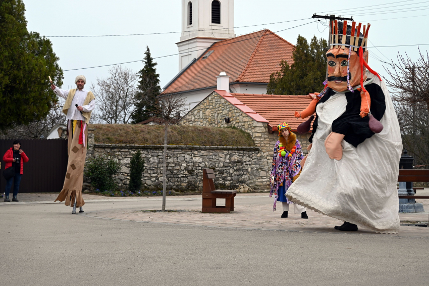 Fergetegesen fantasztikus februári farsang a főtéren