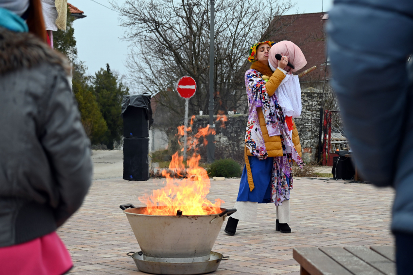 Fergetegesen fantasztikus februári farsang a főtéren