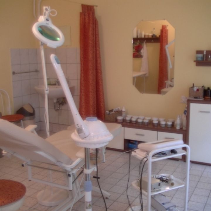 Tileschné Kondor Edit - kozmetikus