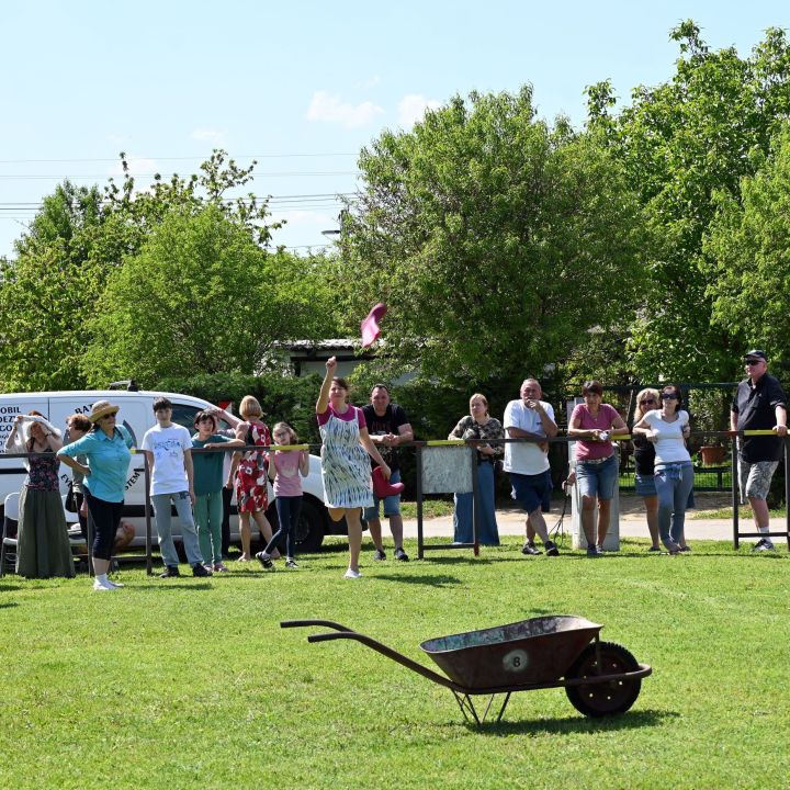 Gumicselló hajító verseny