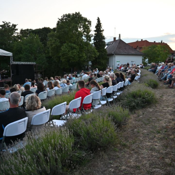 Kávészünet koncert