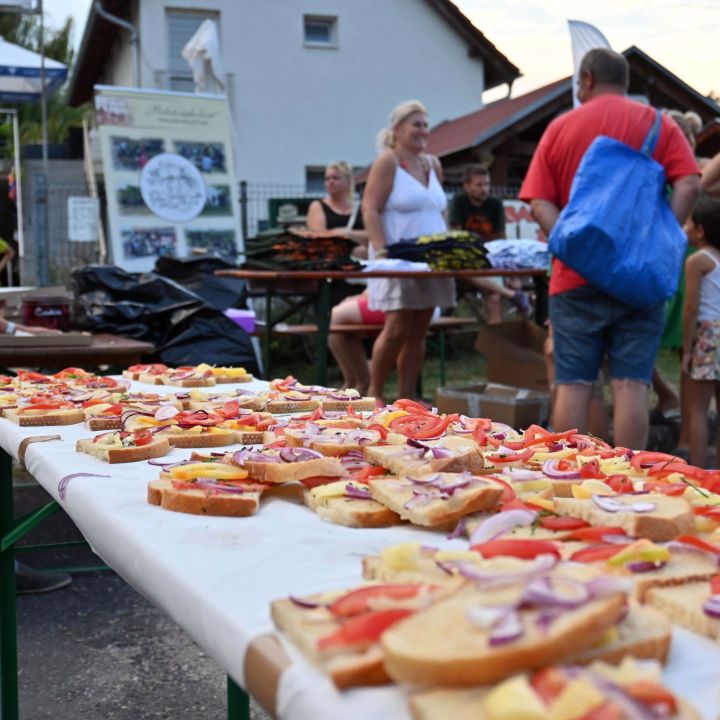 Zsíroskenyér party