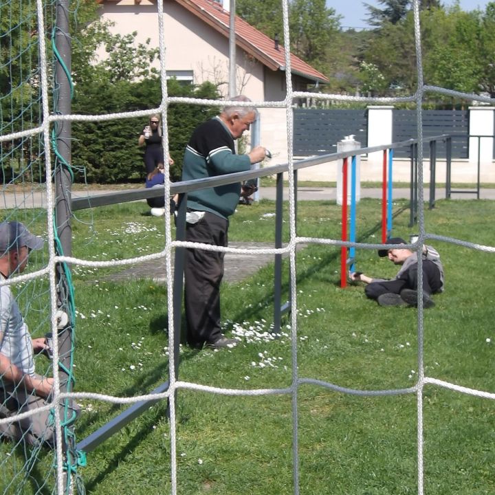 Százak a pálya szélén, kiütéses győzelem, remek önkéntes akció...soha rosszabb focihétvégét!